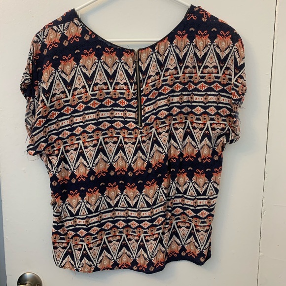 Top - Picture 2 of 2